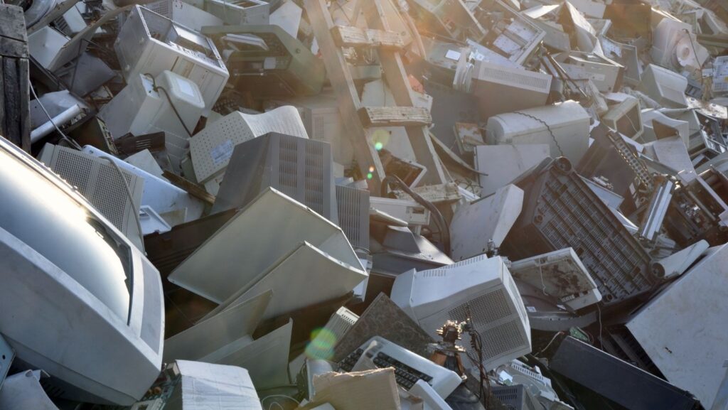 Acumulación de basura tecnológica